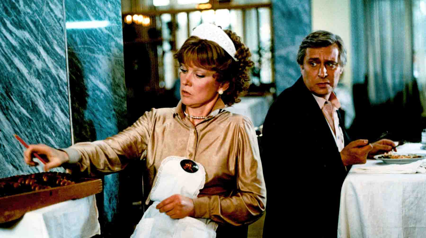 Людмила Гурченко в фильме "Вокзал для двоих"