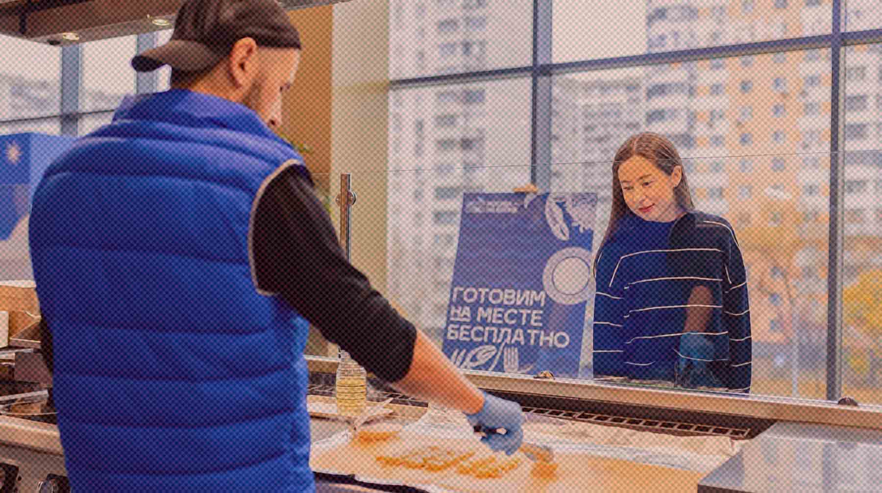 Креветки на шпажке и командорский кальмар Фото: Mos.ru