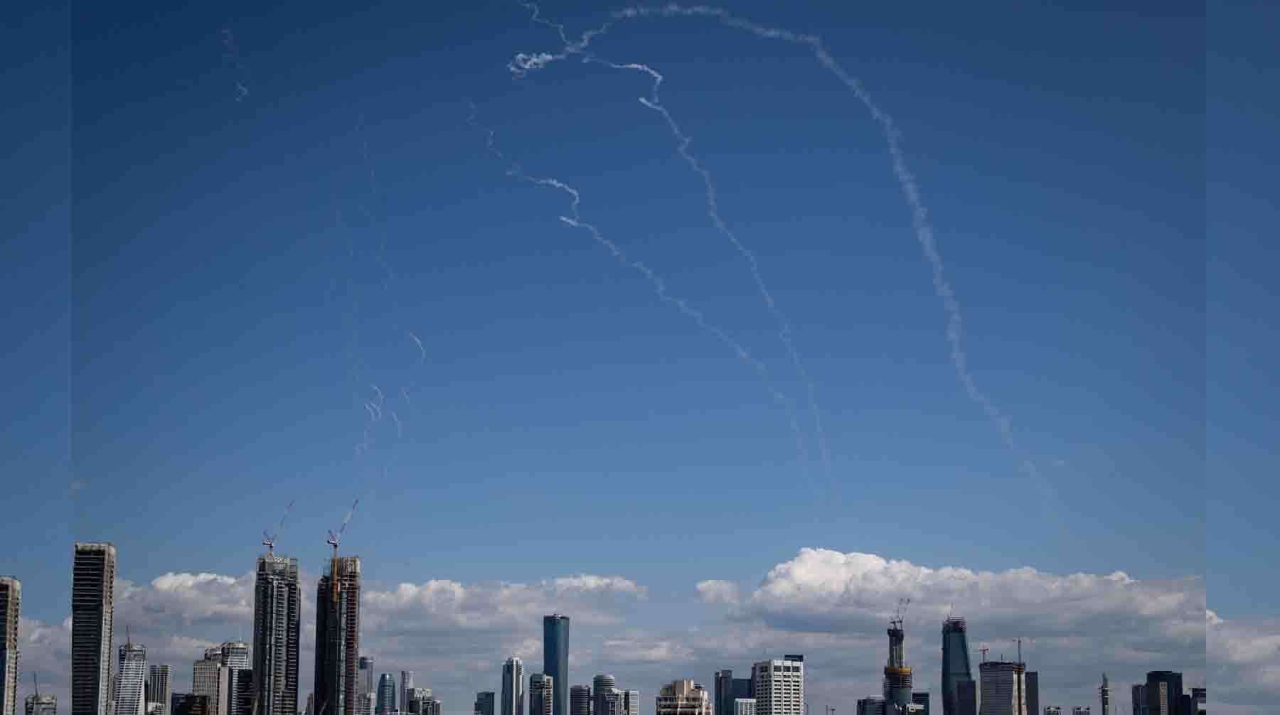 Небо над Тель-Авивом