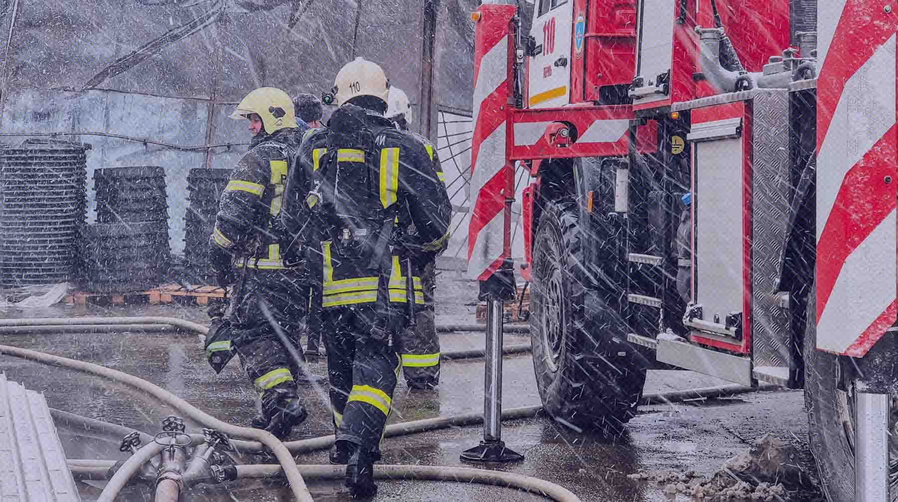 Частично обрушилась стена в квартире на первом этаже, а также внутренние перекрытия и конструкции с первого по третий этаж Фото: Global Look Press / Руслан Яроцкий