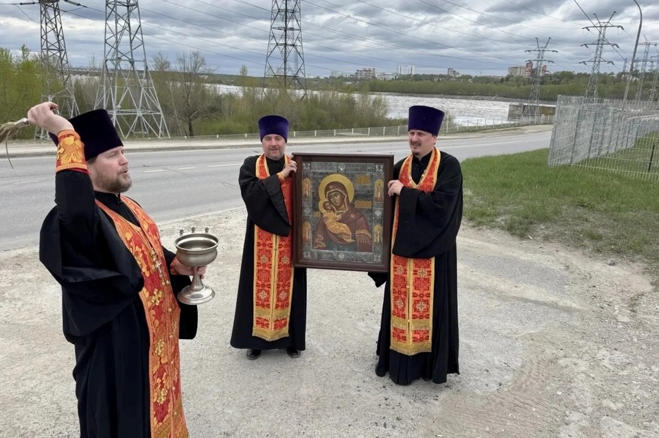 Молебен и крестный ход вокруг Перми
