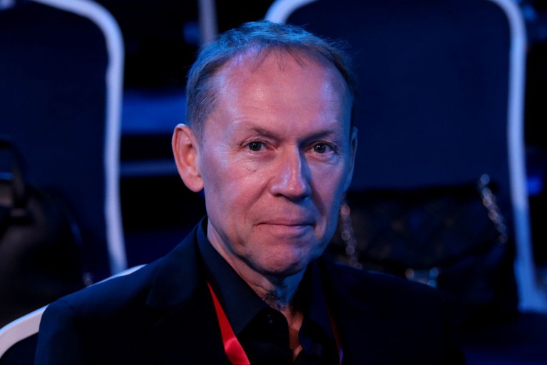 Депутат Андрей Луговой заявил, что сдача биометрии, проверка языка и цели въезда должны быть предусмотрены заранее