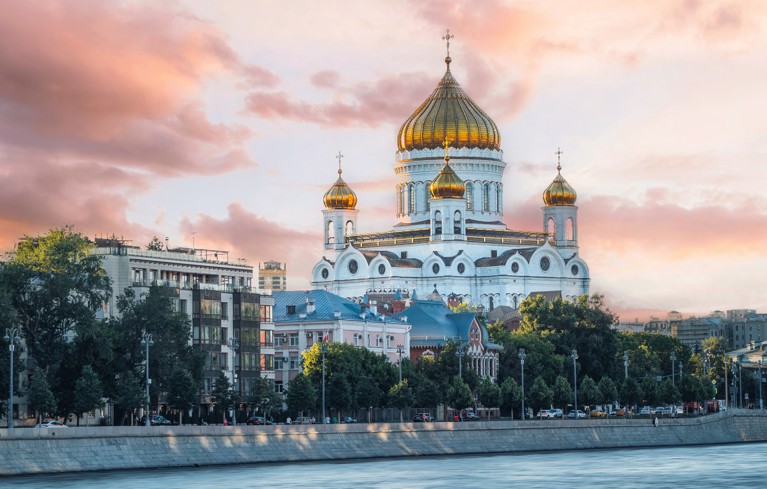 В «Мосбилете» напомнили, что купить билет можно онлайн на официальном портале мэрии. МосФото