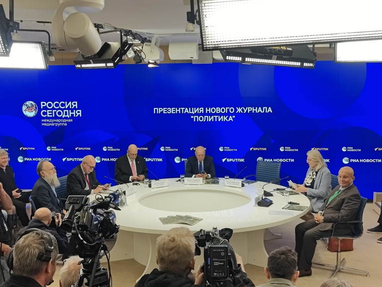 Новое печатное издание объединит авторскую аналитику, интервью и эксклюзивные материалы, написанные известными людьми. Daily Storm